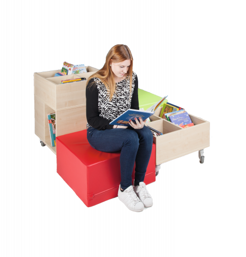 cuBe Bücherinsel "L" 4-teilig Bücherinsel "L" mit hoher und flacher Bücherkiste fahrbar und 2 Sitzhockern cuBe Bücherinsel "L" 4-teilig Bücherinsel "L" mit hoher und flacher Bücherkiste fahrbar und 2 Sitzhockern